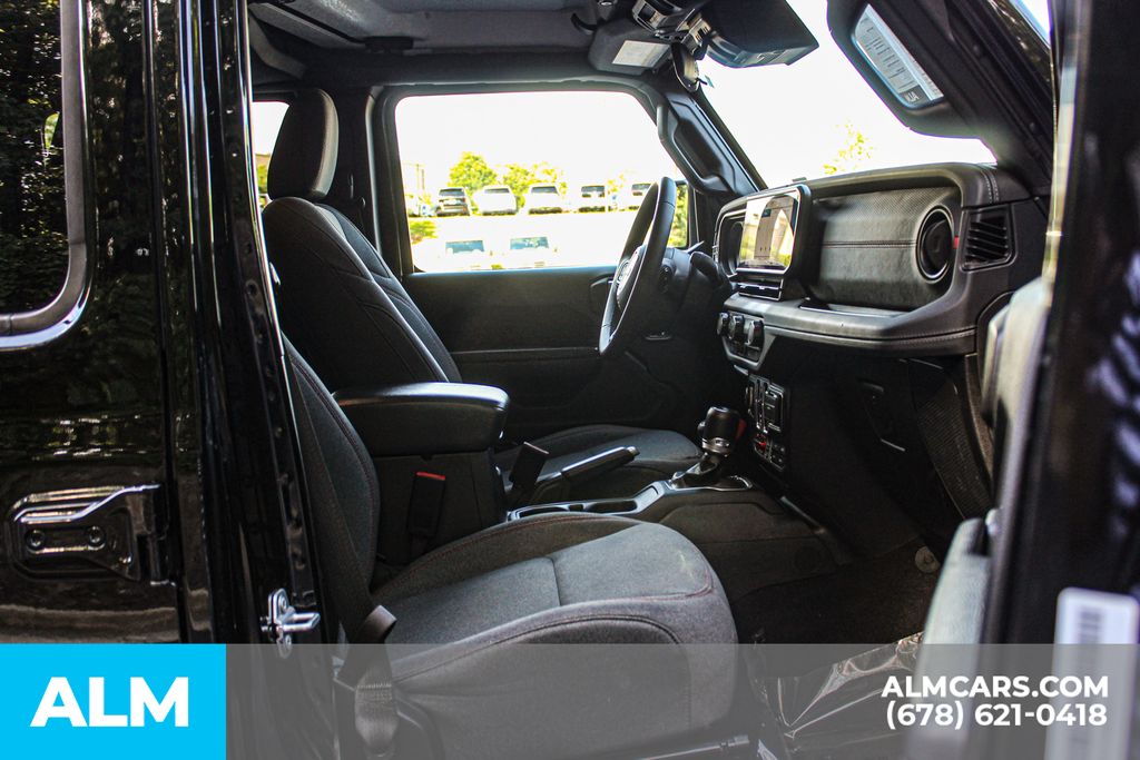 Used 2025 Black Jeep Rubicon image 19
