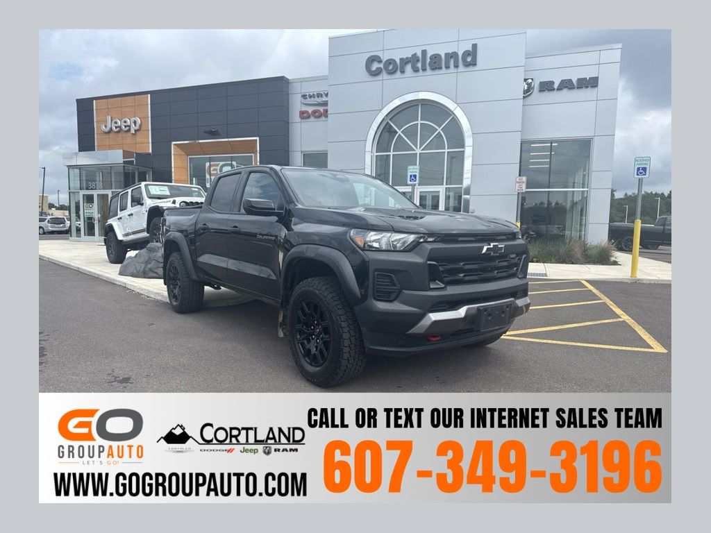Black 2024 Chevrolet Colorado Pickup Truck Four-Wheel Drive 8-Speed Automatic