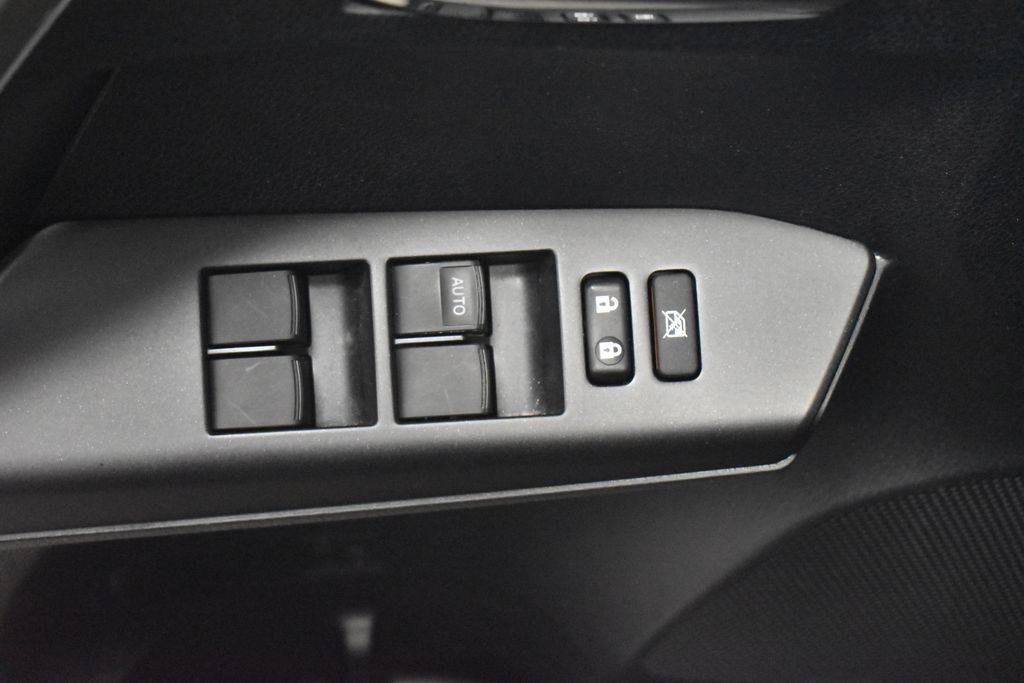 2018 Toyota RAV4 XLE 17