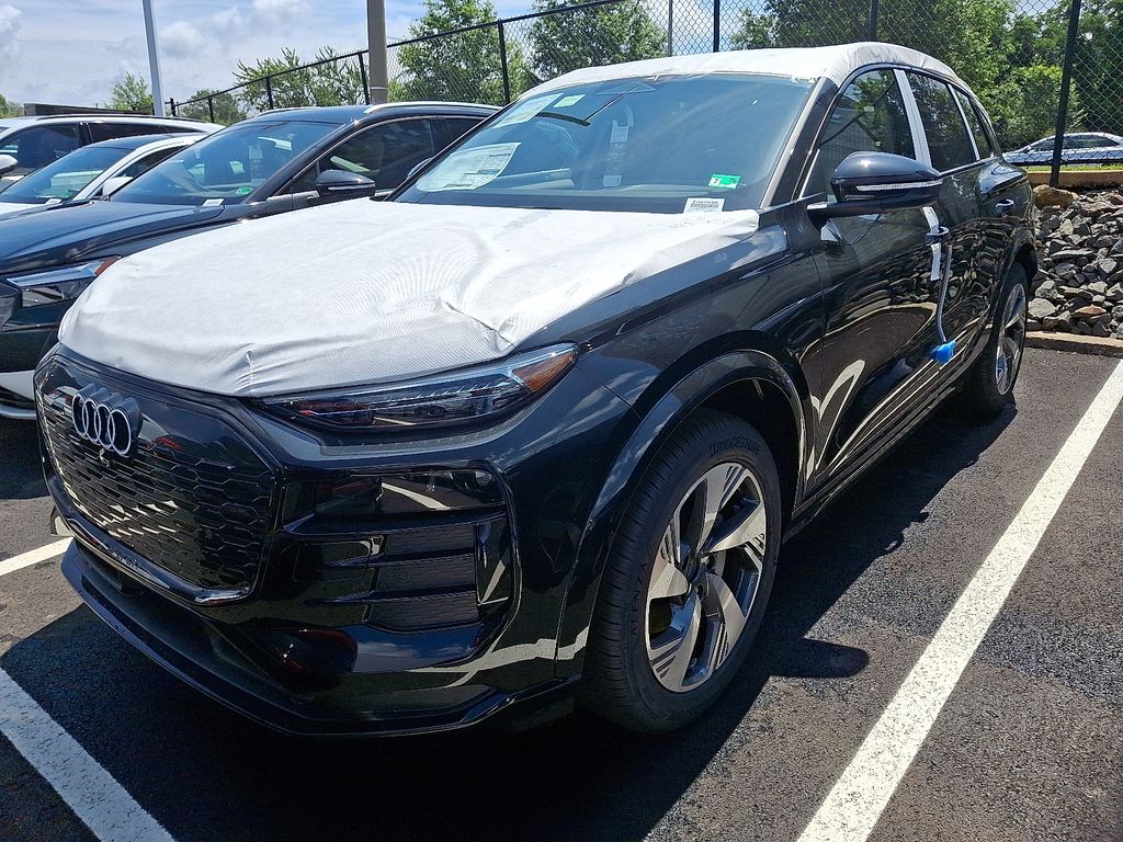 Thumbnail: 2025 Audi Q6 e-tron - 1
