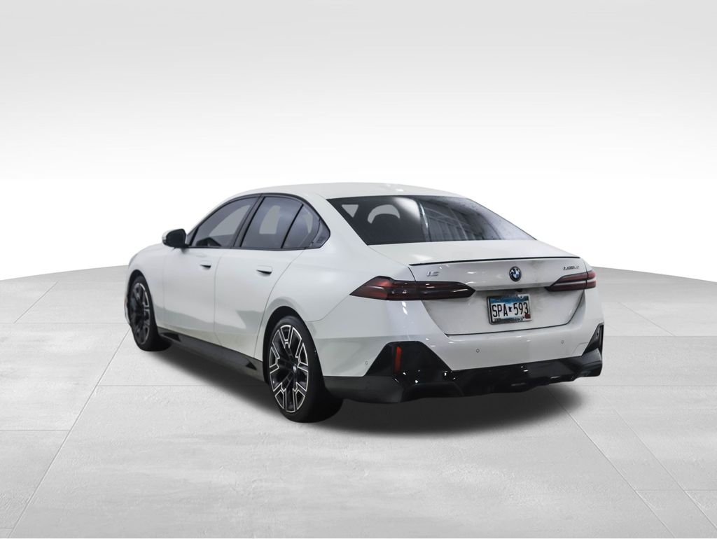 Thumbnail: 2026 BMW i5 - 3