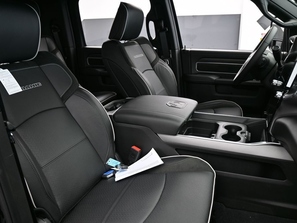 New 2026 Diamond Black Crystal Pearlcoat Ram Laramie image 42