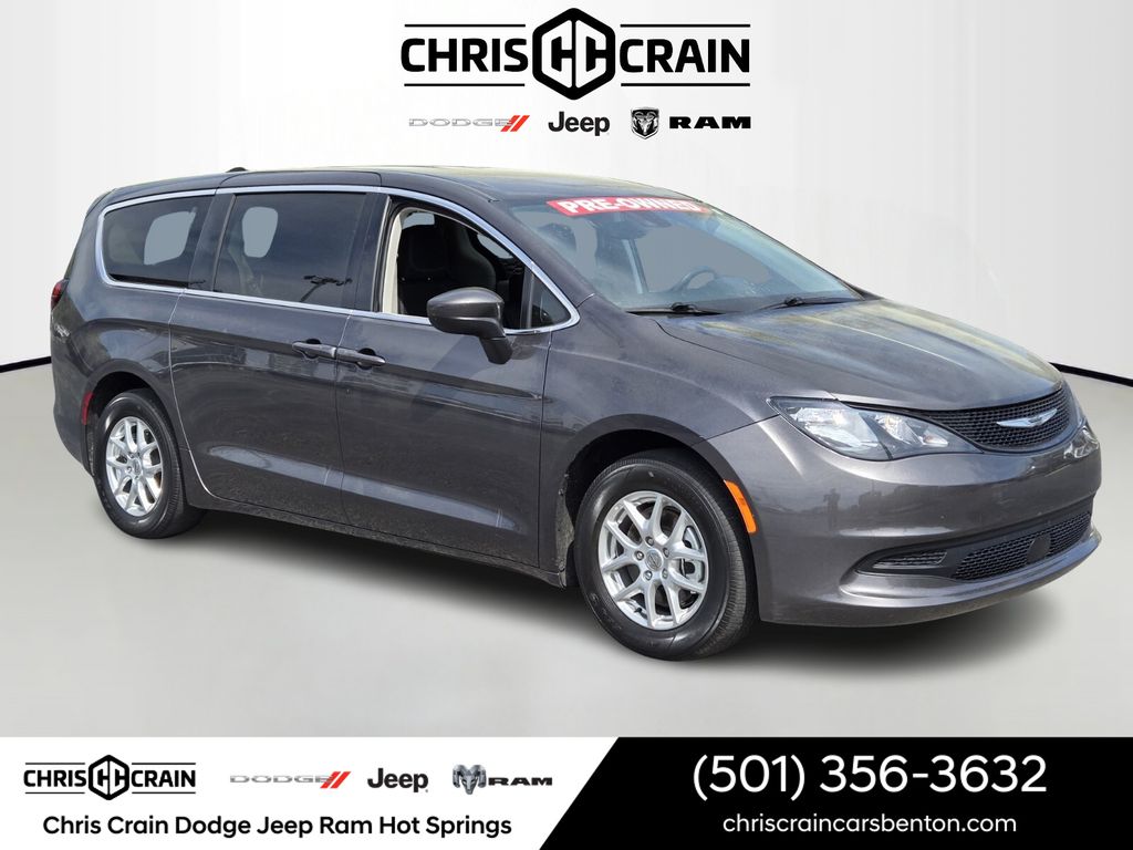 2023 Chrysler Voyager LX FWD