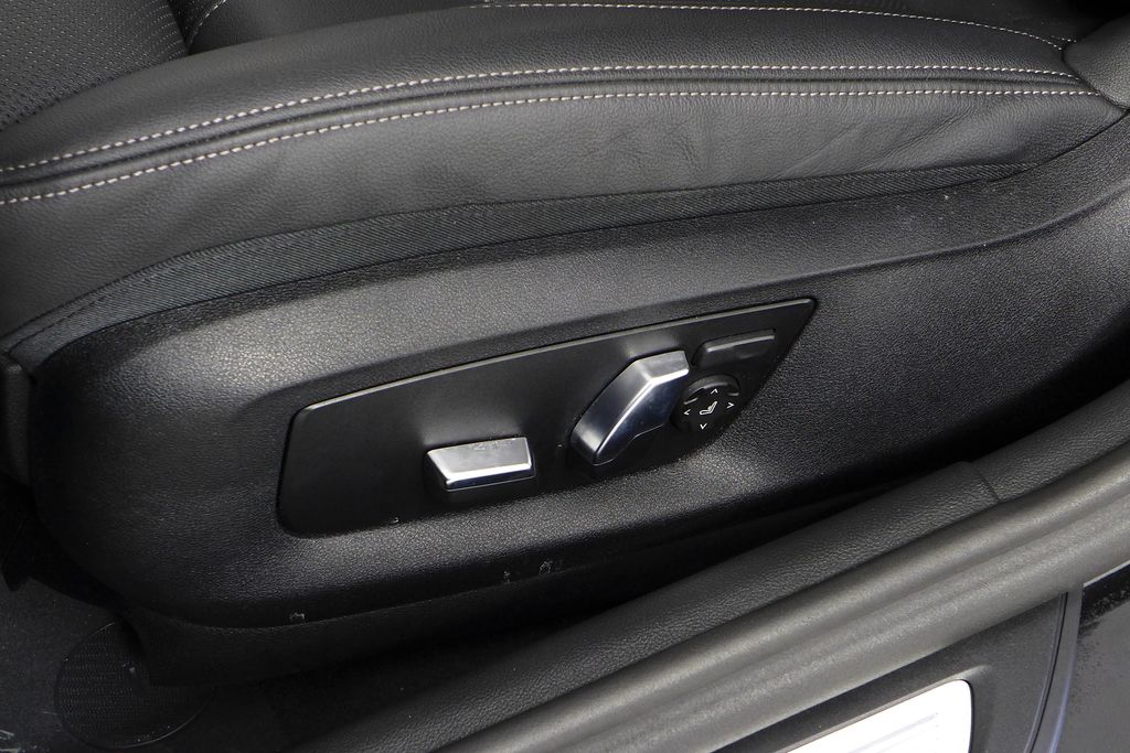 Thumbnail: 2023 BMW 5 Series - 23