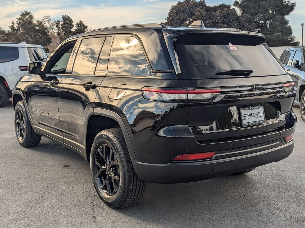 2025 Jeep Grand Cherokee Altitude X 4