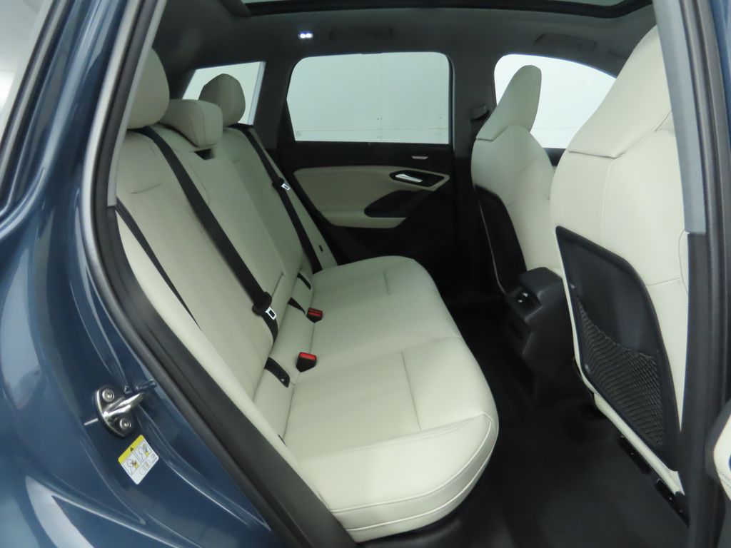 Thumbnail: 2025 Audi Q6 e-tron - 24