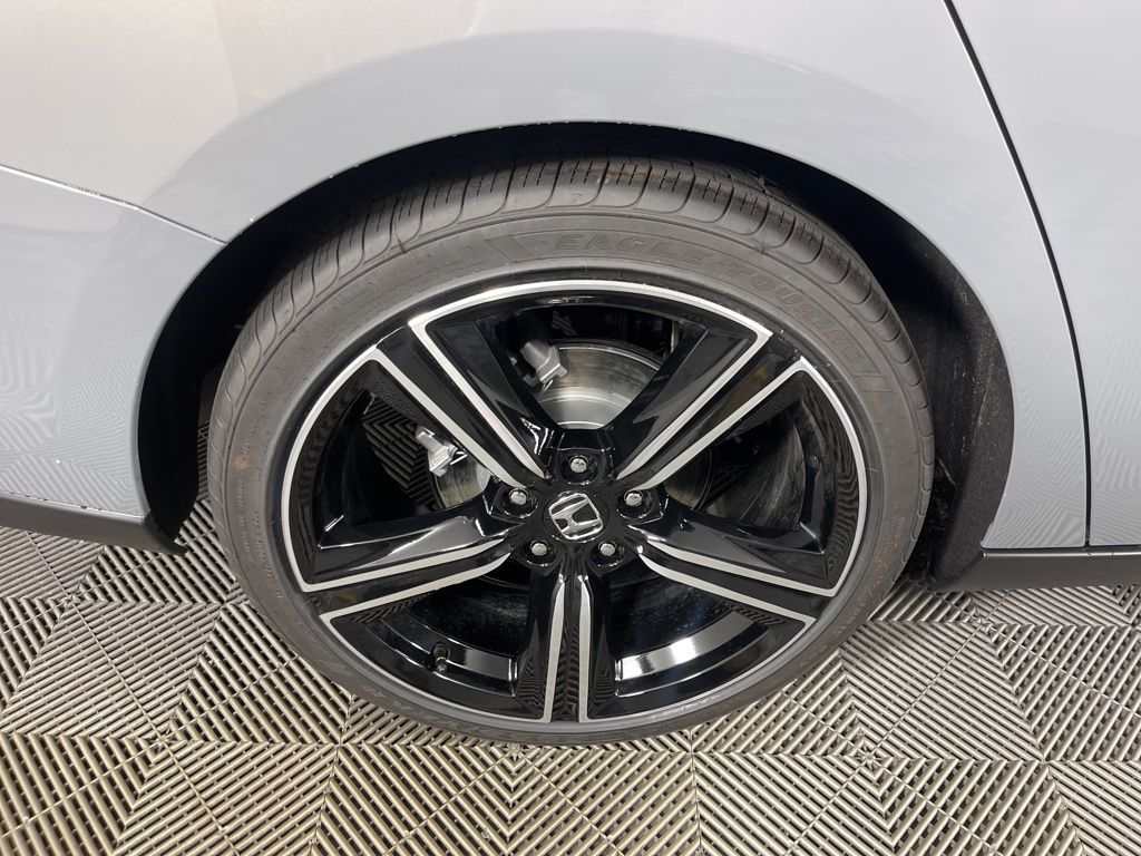 2025 Honda Accord Sport 10