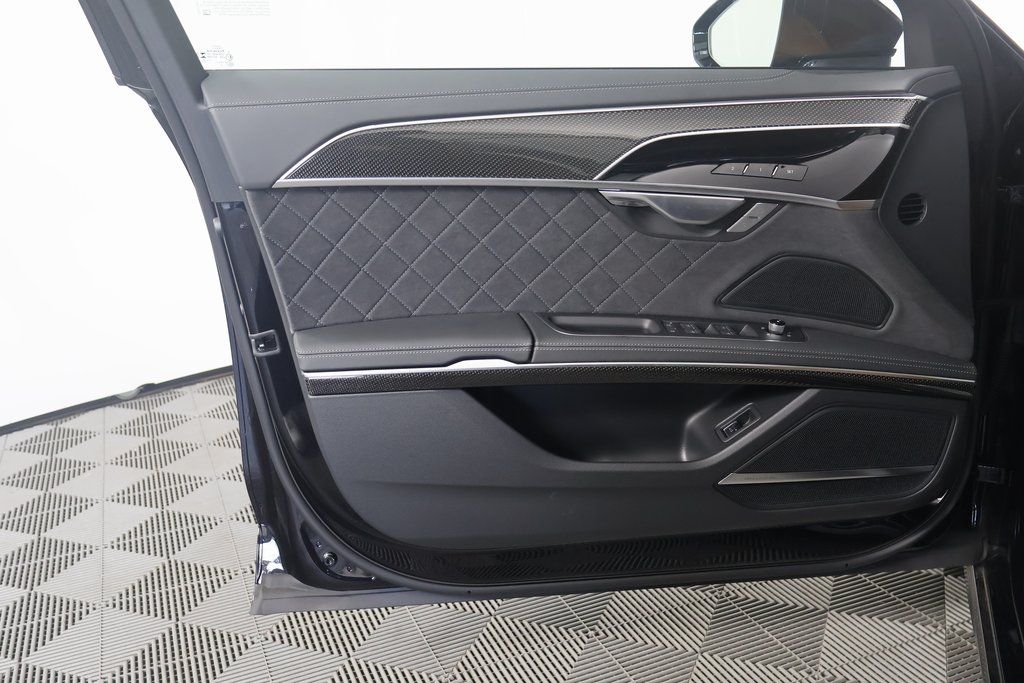 2025 Audi S8 4.0T 7