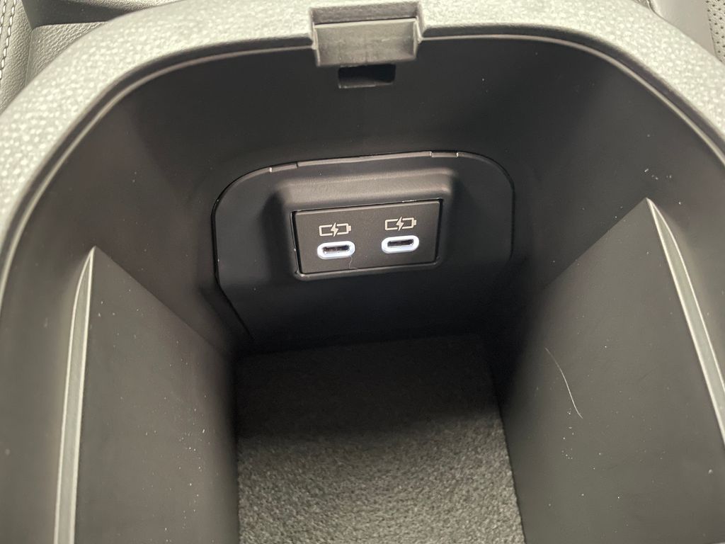 Thumbnail: 2025 Toyota RAV4 - 30