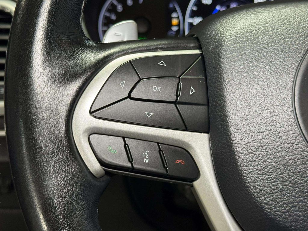 Used 2020 Ivory 3-Coat Jeep Summit image 10