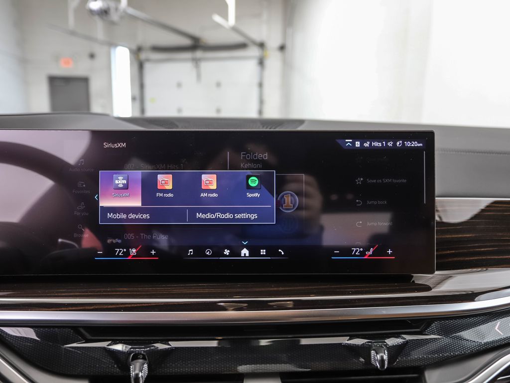 Thumbnail: 2026 BMW X7 - 16