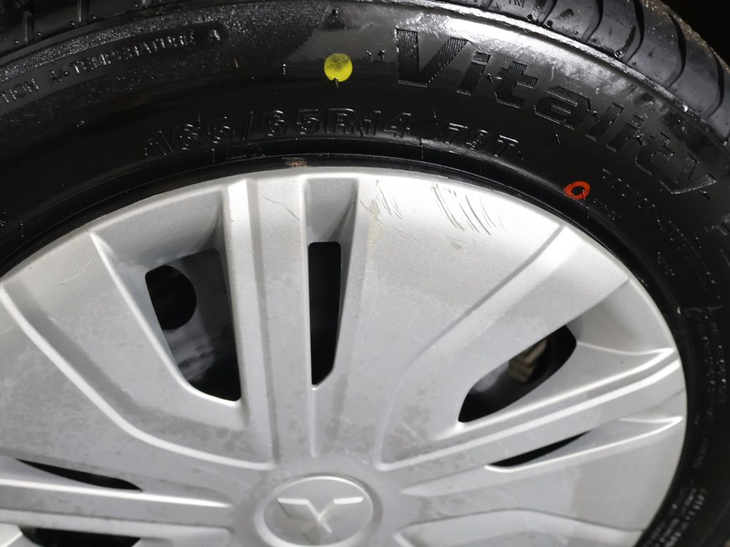 Used 2024 Black Mitsubishi ES image 18