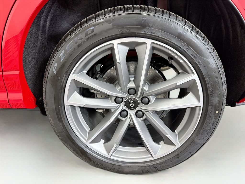 Thumbnail: 2025 Audi Q3 - 30