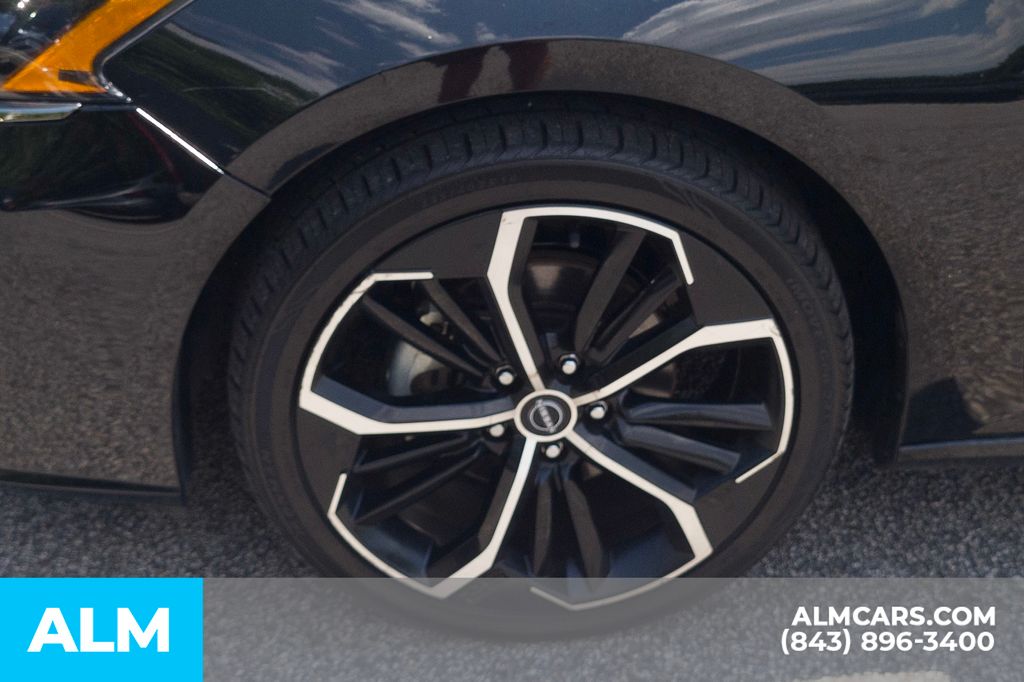 Used 2024 Black Nissan 2.5 SR image 12