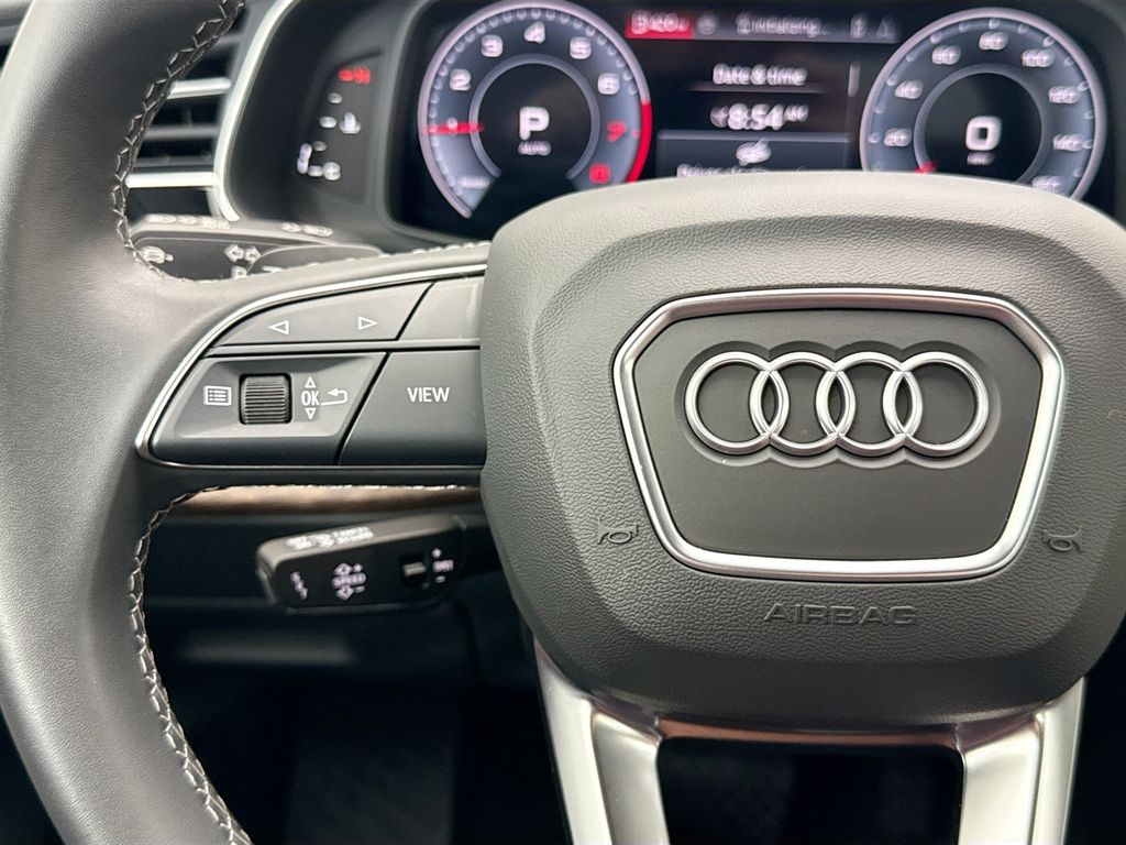 Thumbnail: 2025 Audi Q7 - 11