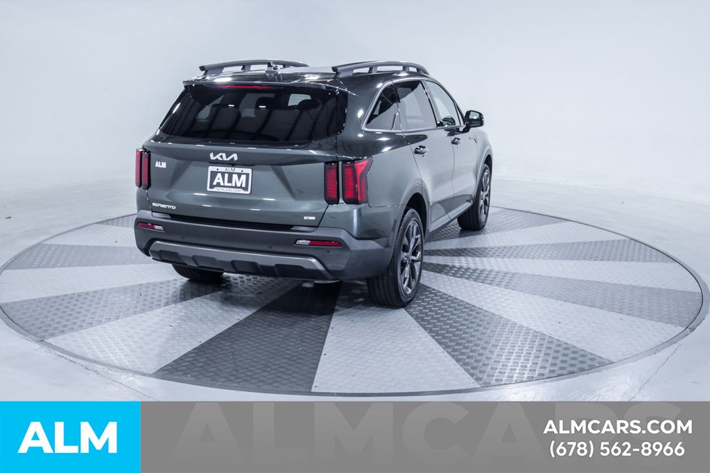 Used 2023 Green Kia X-Line EX image 9