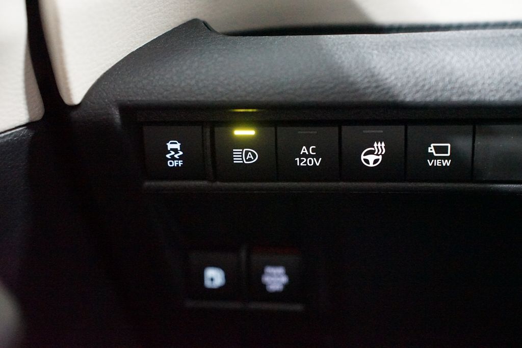 Thumbnail: 2026 Toyota Sienna - 25