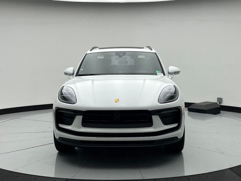 Thumbnail: 2025 Porsche Macan - 6