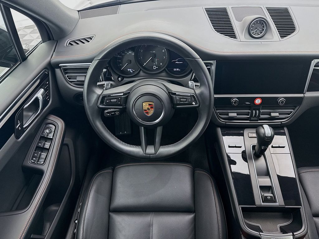 Thumbnail: 2024 Porsche Macan - 22