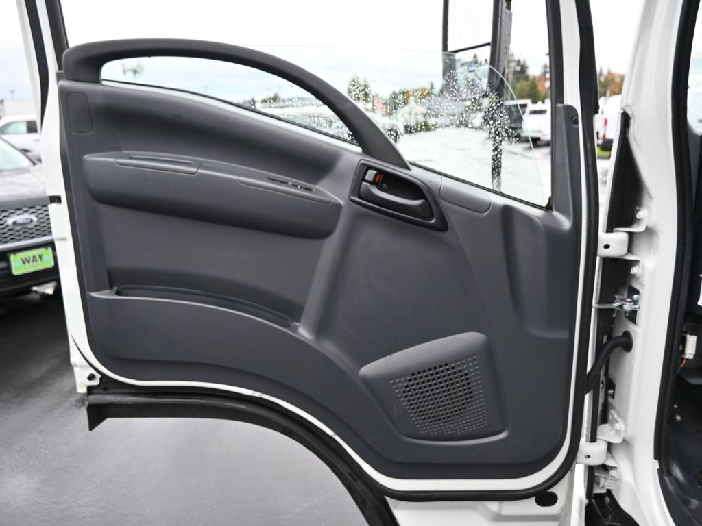 2024 Isuzu NPR HD 
