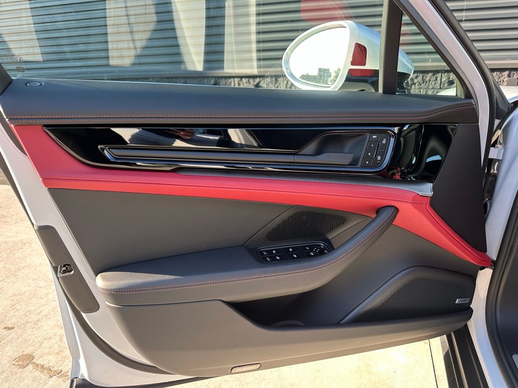 Thumbnail: 2026 Porsche Panamera - 18