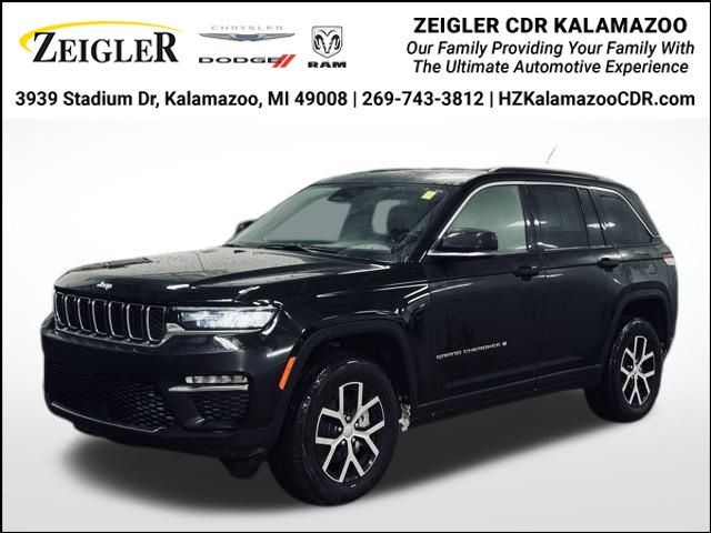 Diamond Black Crystal Pearlcoat 2025 Jeep Grand Cherokee SUV / Crossover Four-Wheel Drive 8-Speed Automatic