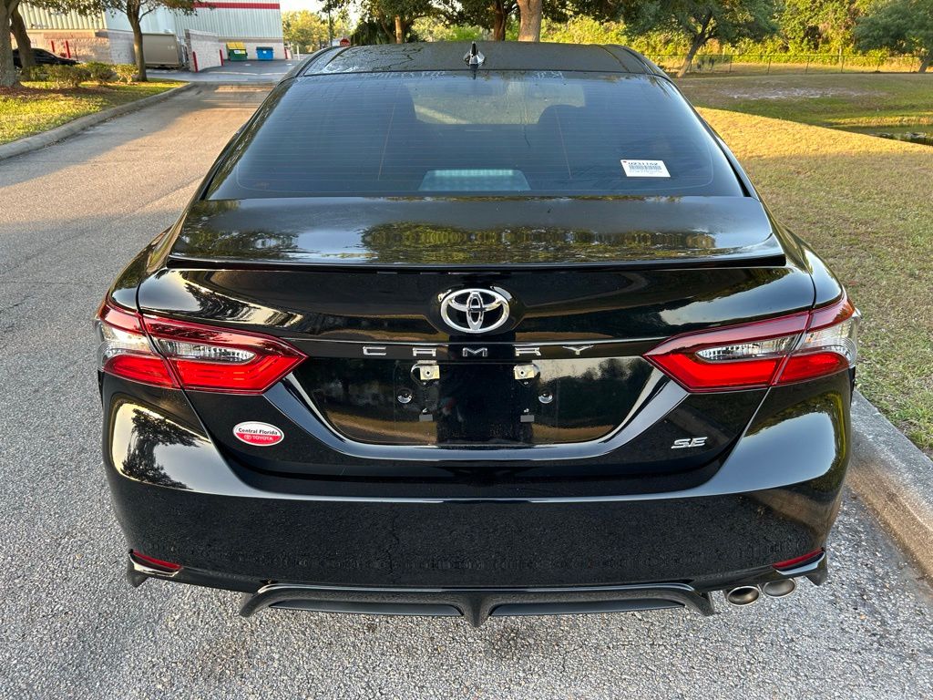 2024 Toyota Camry SE 3