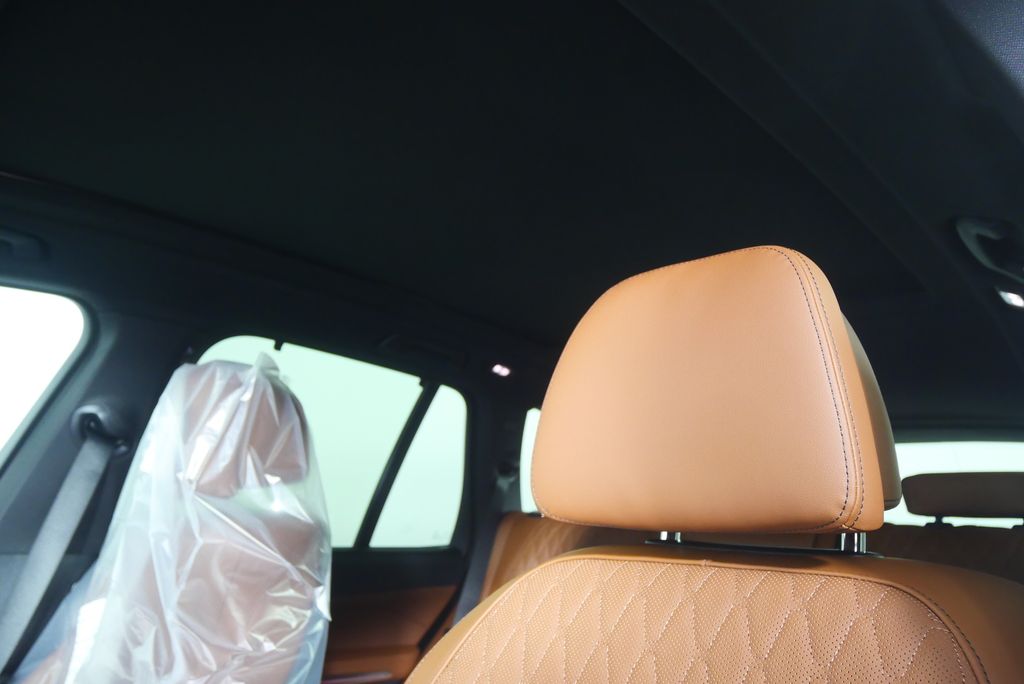 Thumbnail: 2026 BMW X5 - 12