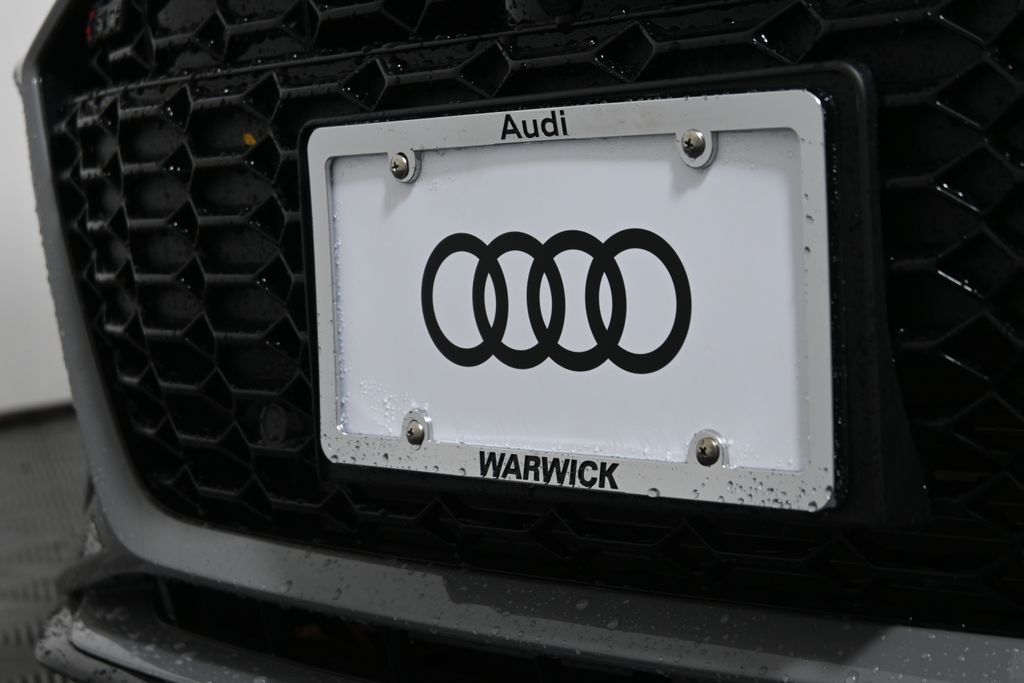 Thumbnail: 2024 Audi RS 6 - 13