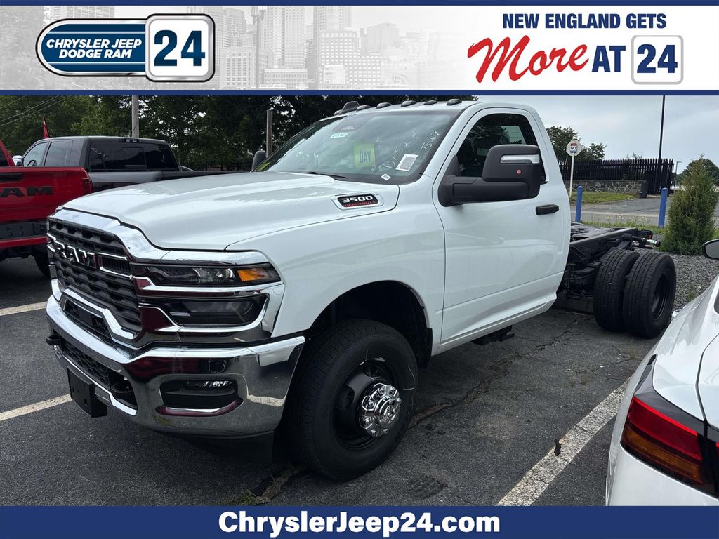 Bright White Clearcoat 2026 RAM 3500 Chassis Pickup Truck Four-Wheel Drive 8-Speed Automatic