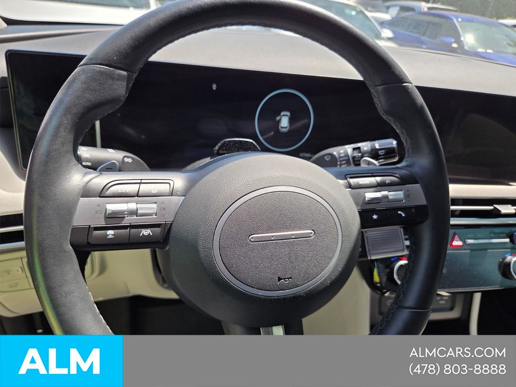 Used 2025 Green Hyundai Limited image 21