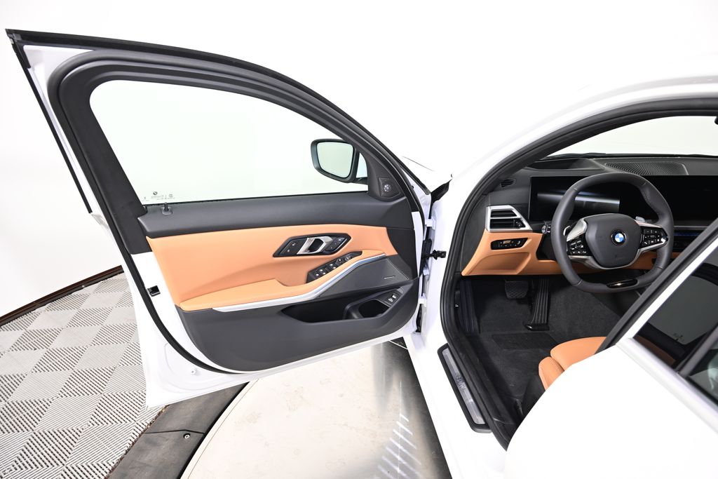 Thumbnail: 2025 BMW 3 Series - 21