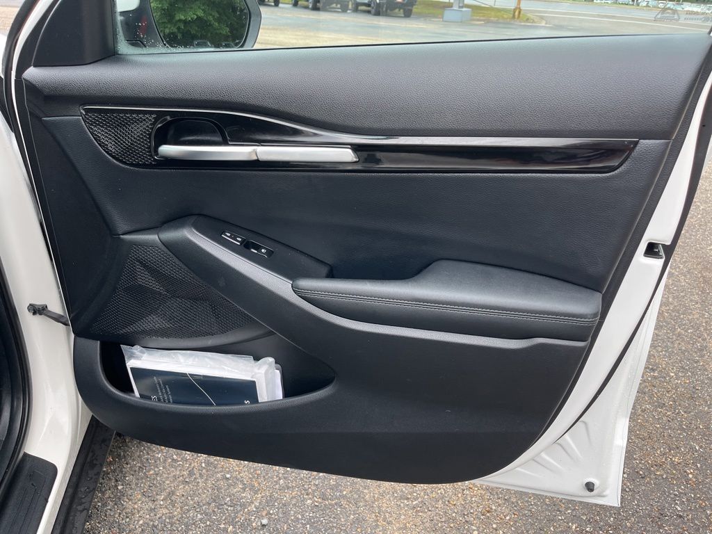 Used 2024 White Kia X-Line image 26