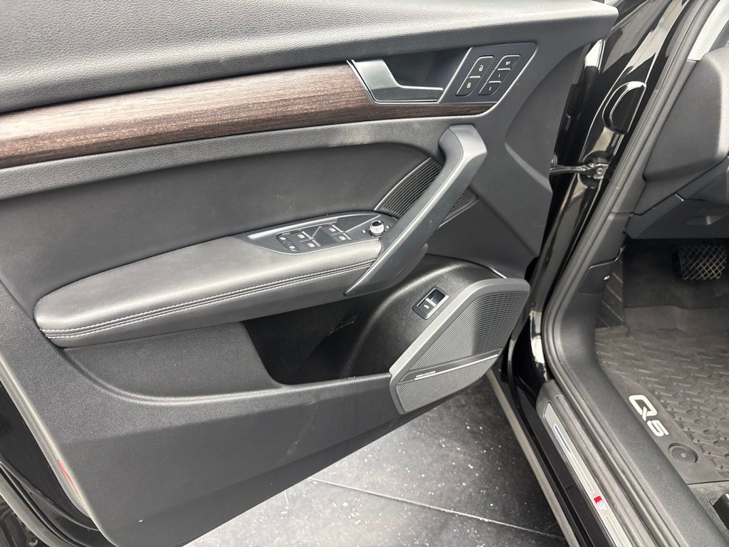 Thumbnail: 2023 Audi Q5 - 12