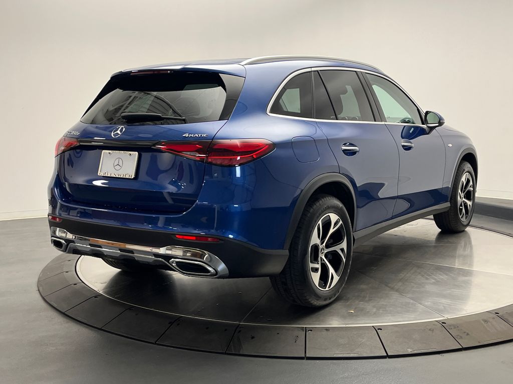 2025 Mercedes-Benz GLC 350 7