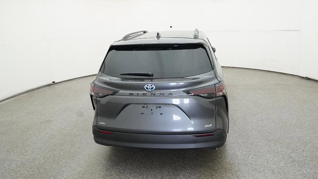 Thumbnail: 2025 Toyota Sienna - 16
