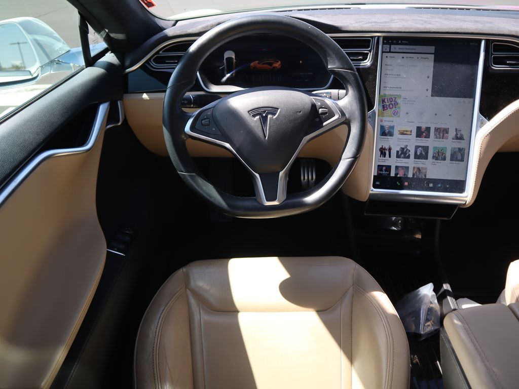 2014 Tesla Model S P85D 5