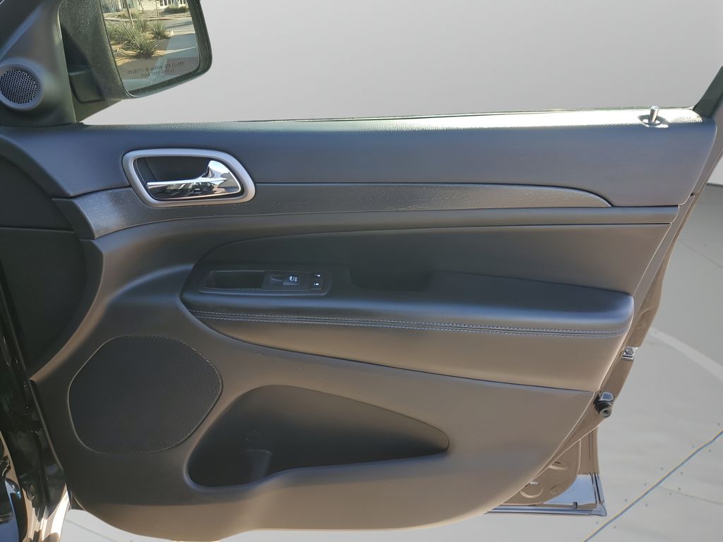 Used Car 2018 Jeep Grand Cherokee  Upland Edition For Sale Under $20,000 In Austin, Texas