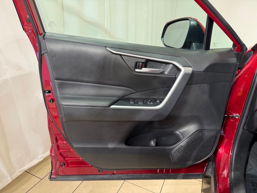 Thumbnail: 2023 Toyota RAV4 - 15