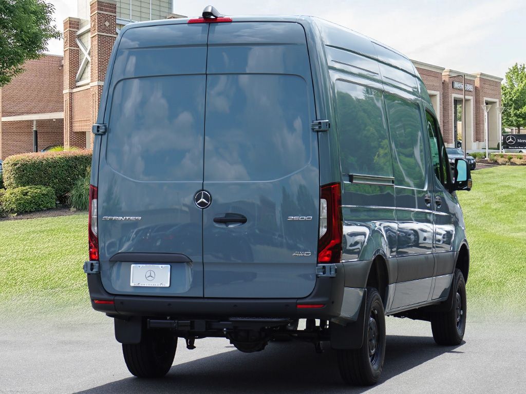 Thumbnail: 2025 Mercedes-Benz Sprinter - 6