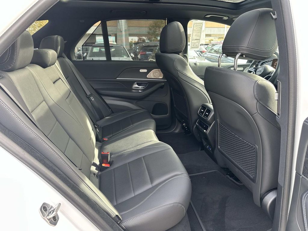 Thumbnail: 2026 Mercedes-Benz GLE - 21