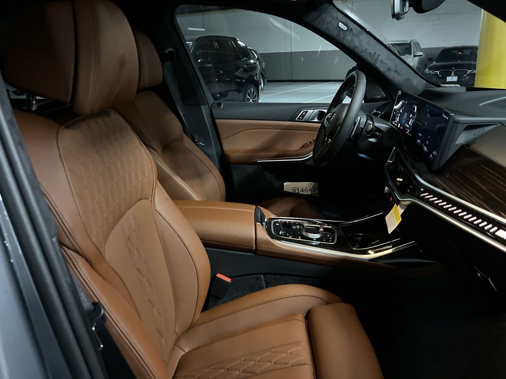 Thumbnail: 2026 BMW X7 - 26