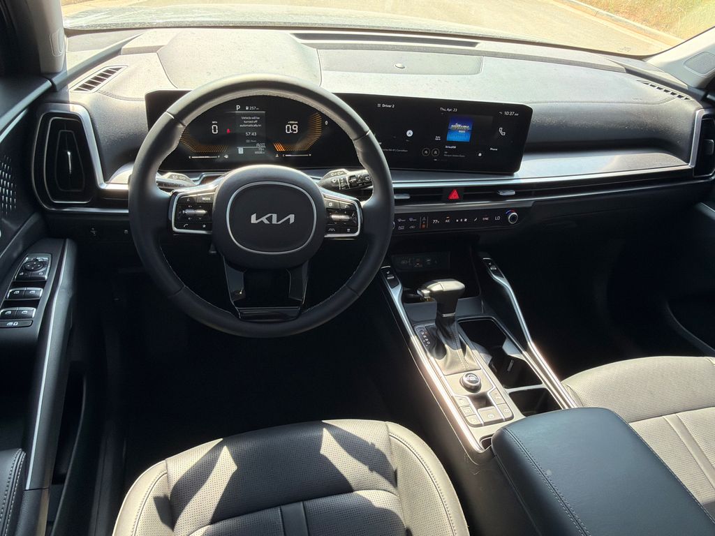 Used 2025 Black Kia S image 22