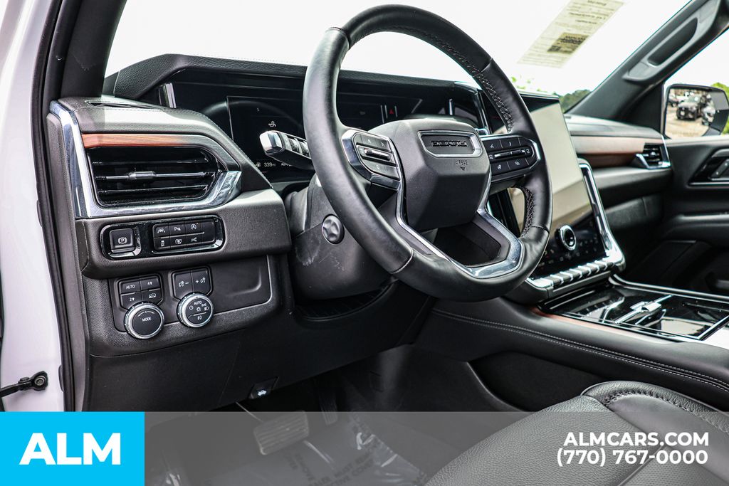 Used 2025 White GMC Denali image 30