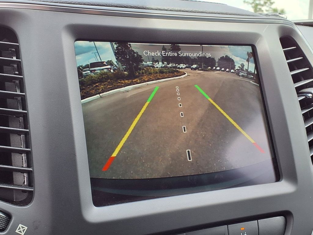 Used 2023 Jeep Cherokee SUV