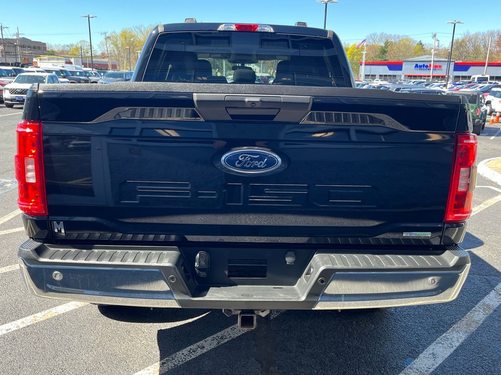 View vehicle photo 6