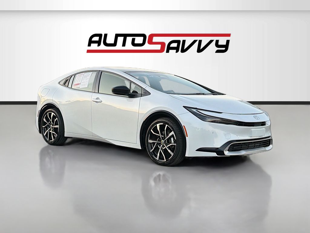 2024 Toyota Prius Prime XSE's photo