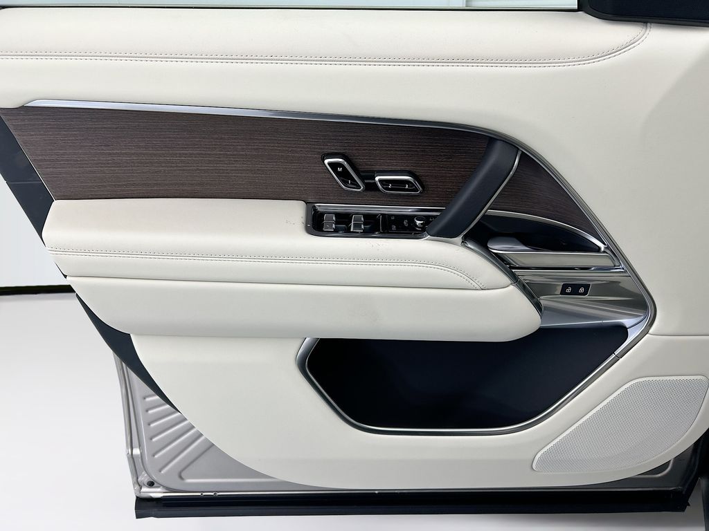 Thumbnail: 2026 Land Rover Range Rover - 23