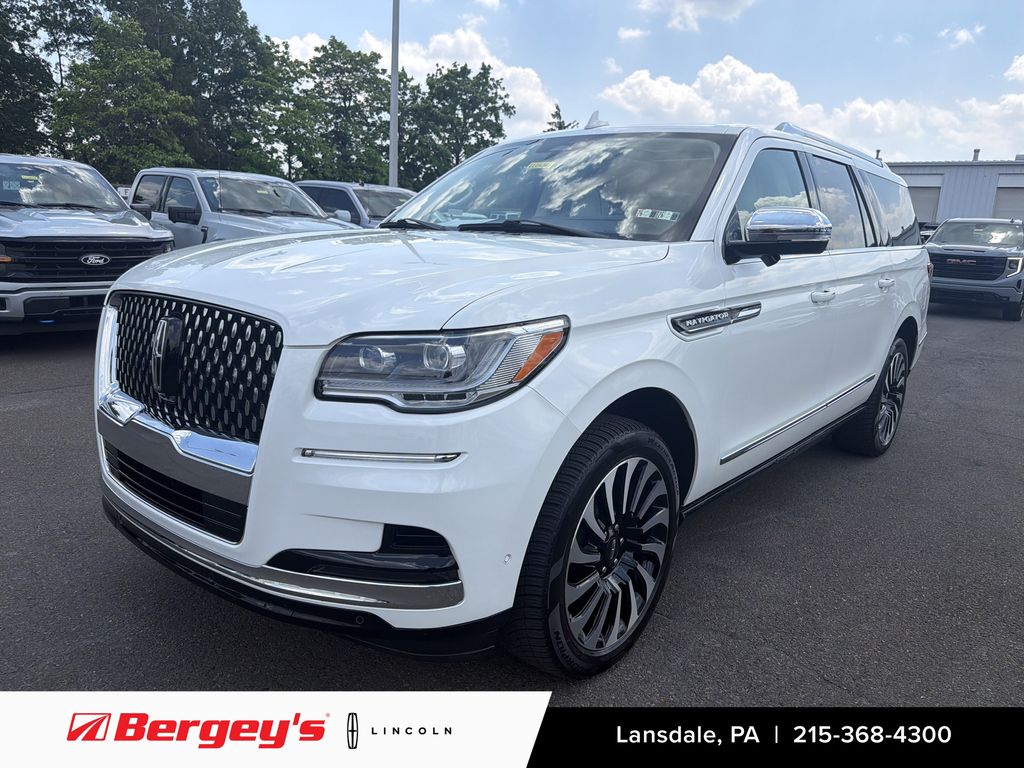 White Metallic 2024 Lincoln Navigator SUV / Crossover Four-Wheel Drive Automatic