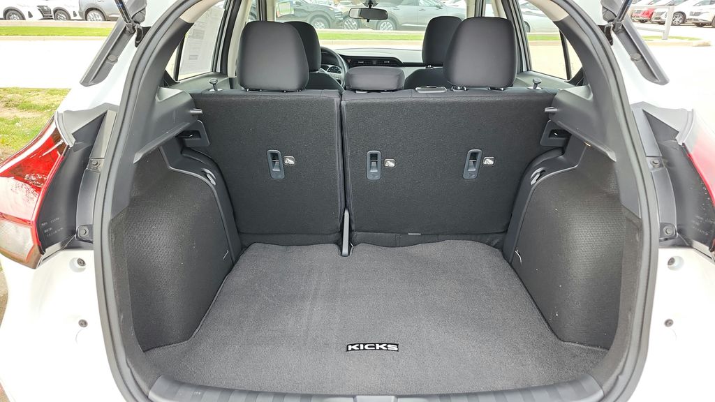 2025 Nissan Kicks Play